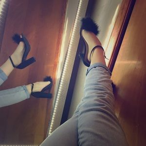 Vintage peek a boo kitten heel